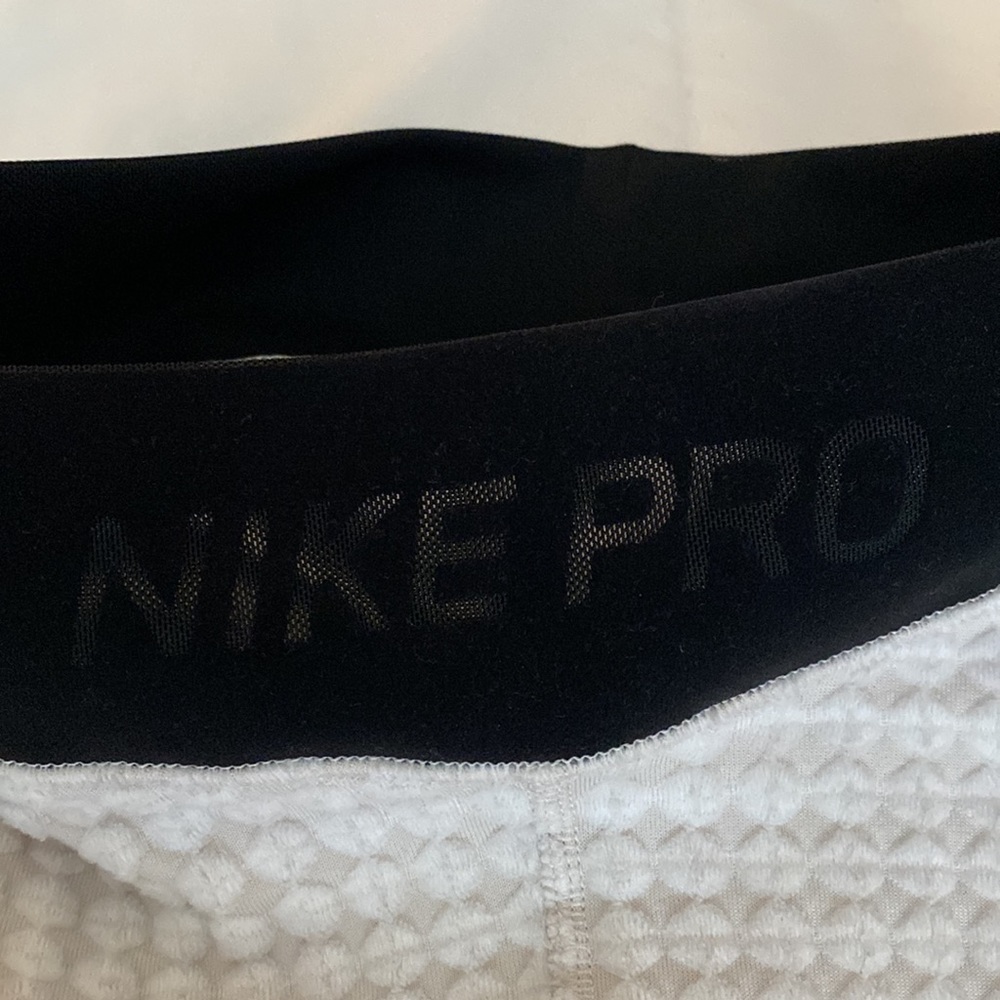 NIKE PRO Hyperwarm Advanced Performance Warming Textured Mid Rise Leggings - Picture 7 of 10